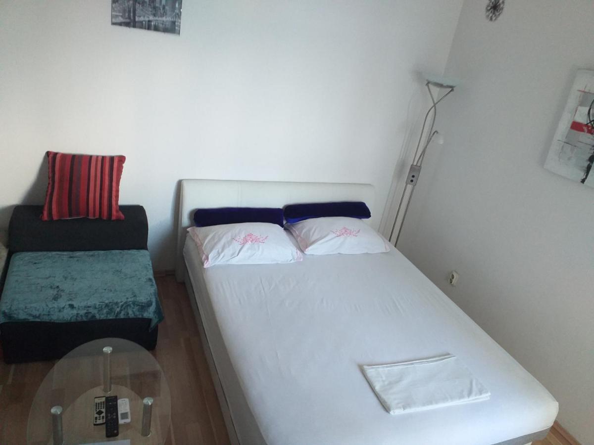 Studio Apartment Ema Split Ngoại thất bức ảnh