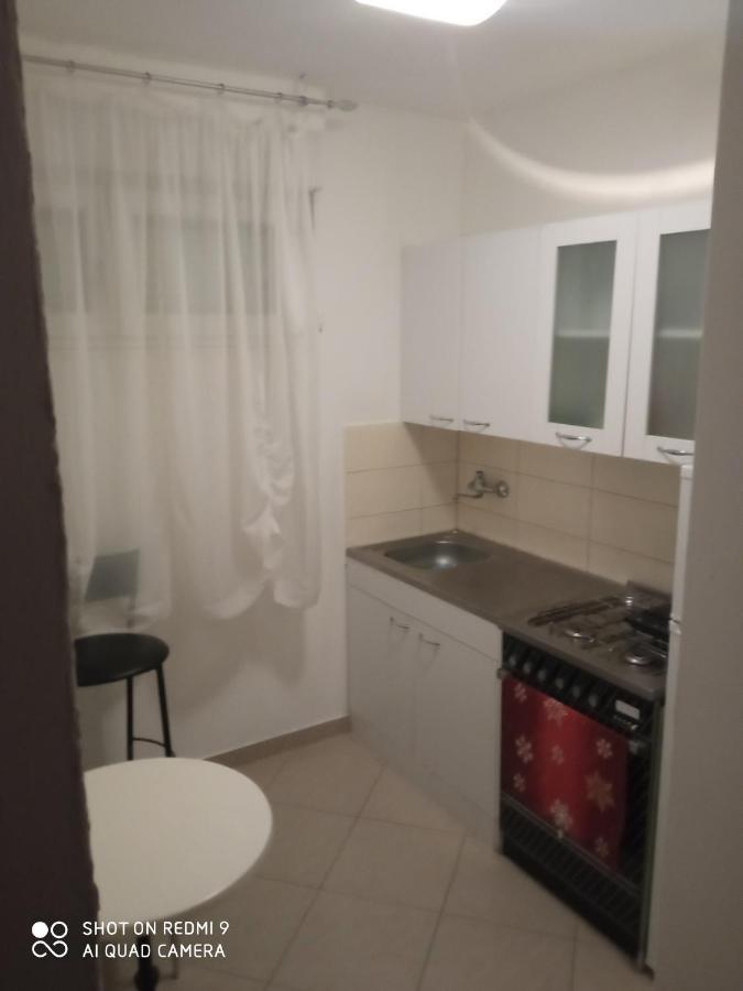 Studio Apartment Ema Split Ngoại thất bức ảnh