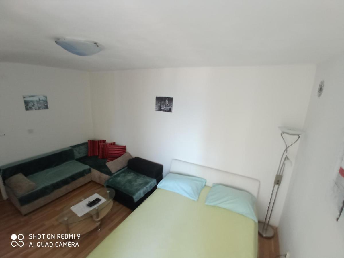Studio Apartment Ema Split Ngoại thất bức ảnh