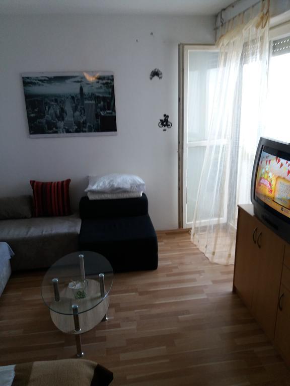Studio Apartment Ema Split Ngoại thất bức ảnh
