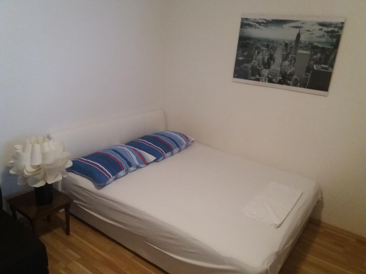 Studio Apartment Ema Split Ngoại thất bức ảnh