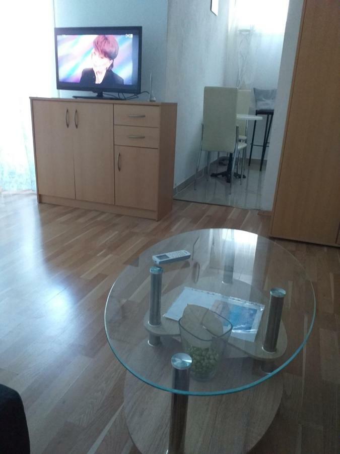Studio Apartment Ema Split Ngoại thất bức ảnh